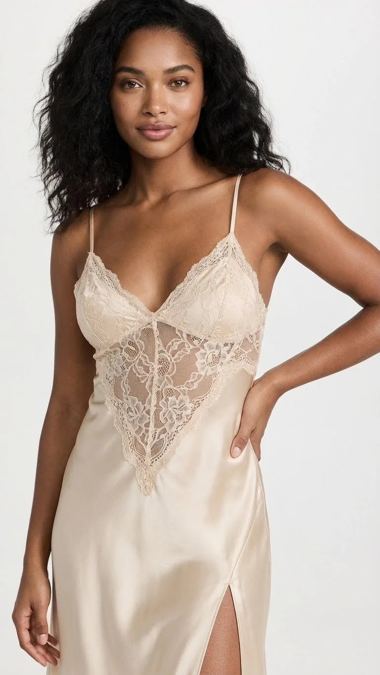 LunaIntim Gelin Çeyizlik Ekru Saten Gecelik Yırtmaçlı ve Göğüs Dantelli Uzun Model - Arka Görünüm